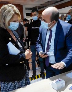 Madjid Hamici HIPPOCAD présente à la Ministre Brigitte Bourguignon le projet DomYcile 3.0 visant à renforcer la coordination de tous les intervenants à domicile grâce à l’innovation numérique